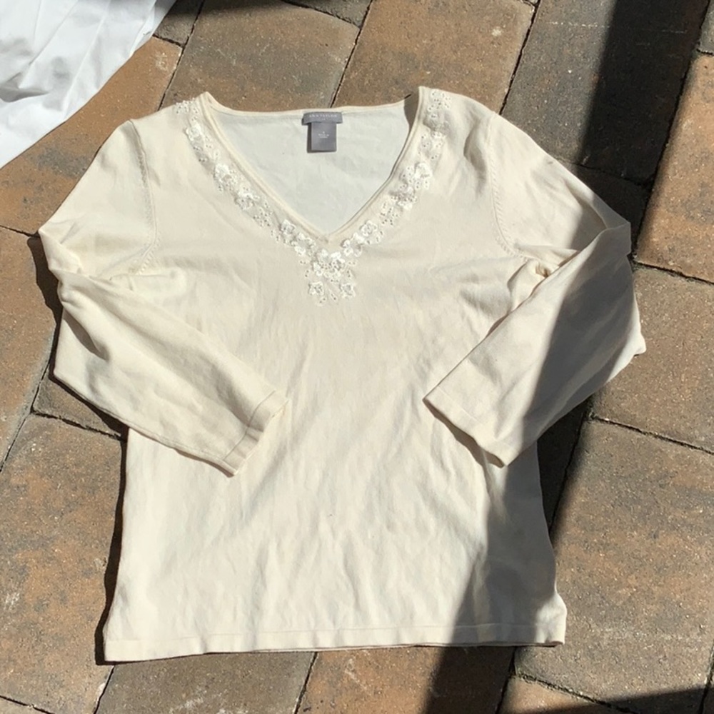 ANN TAYLOR SILK BLEND CREAM TOP, SIZE SMALL. - Picture 1 of 8